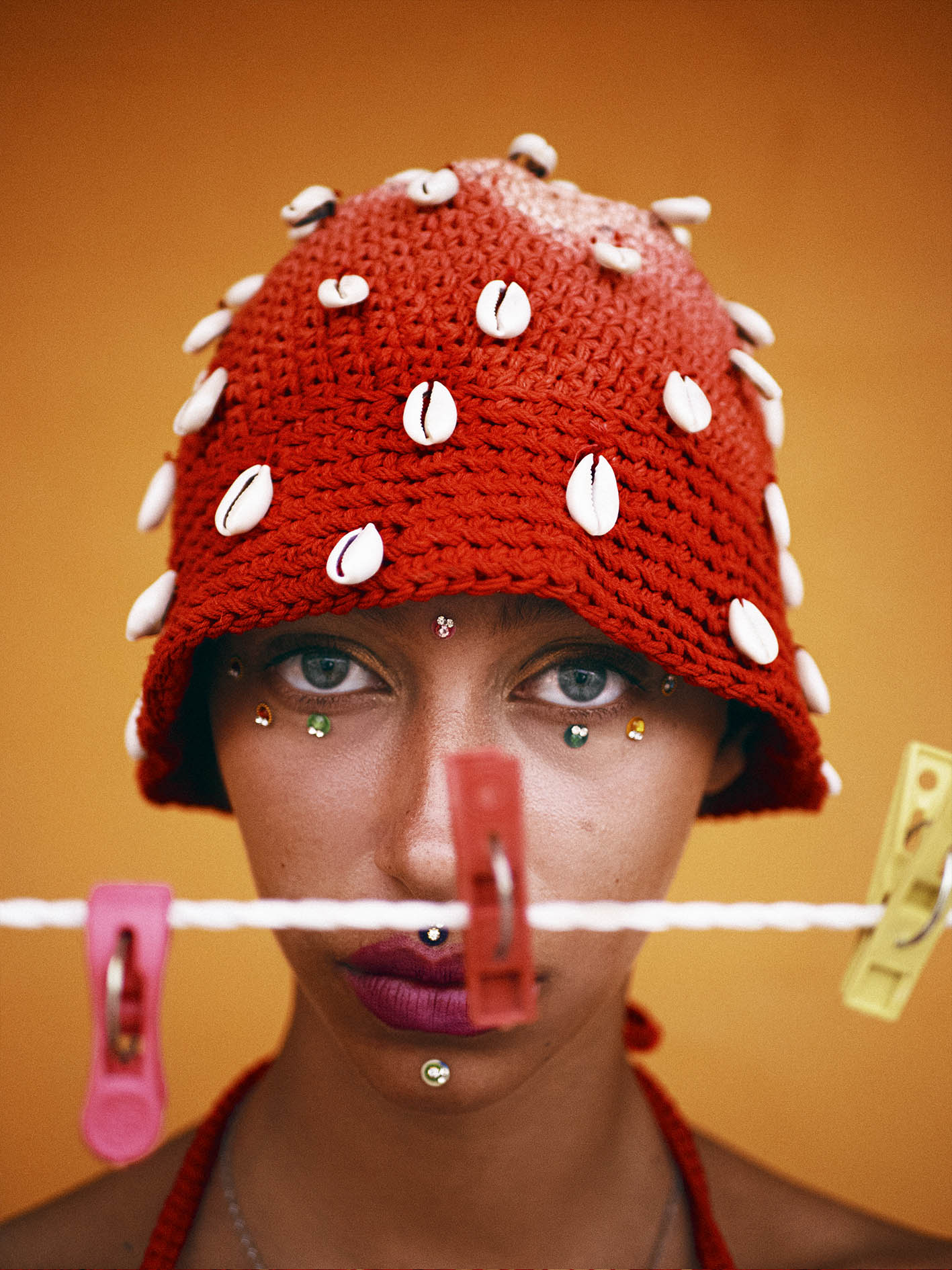 MAENA HAT in pink and red 